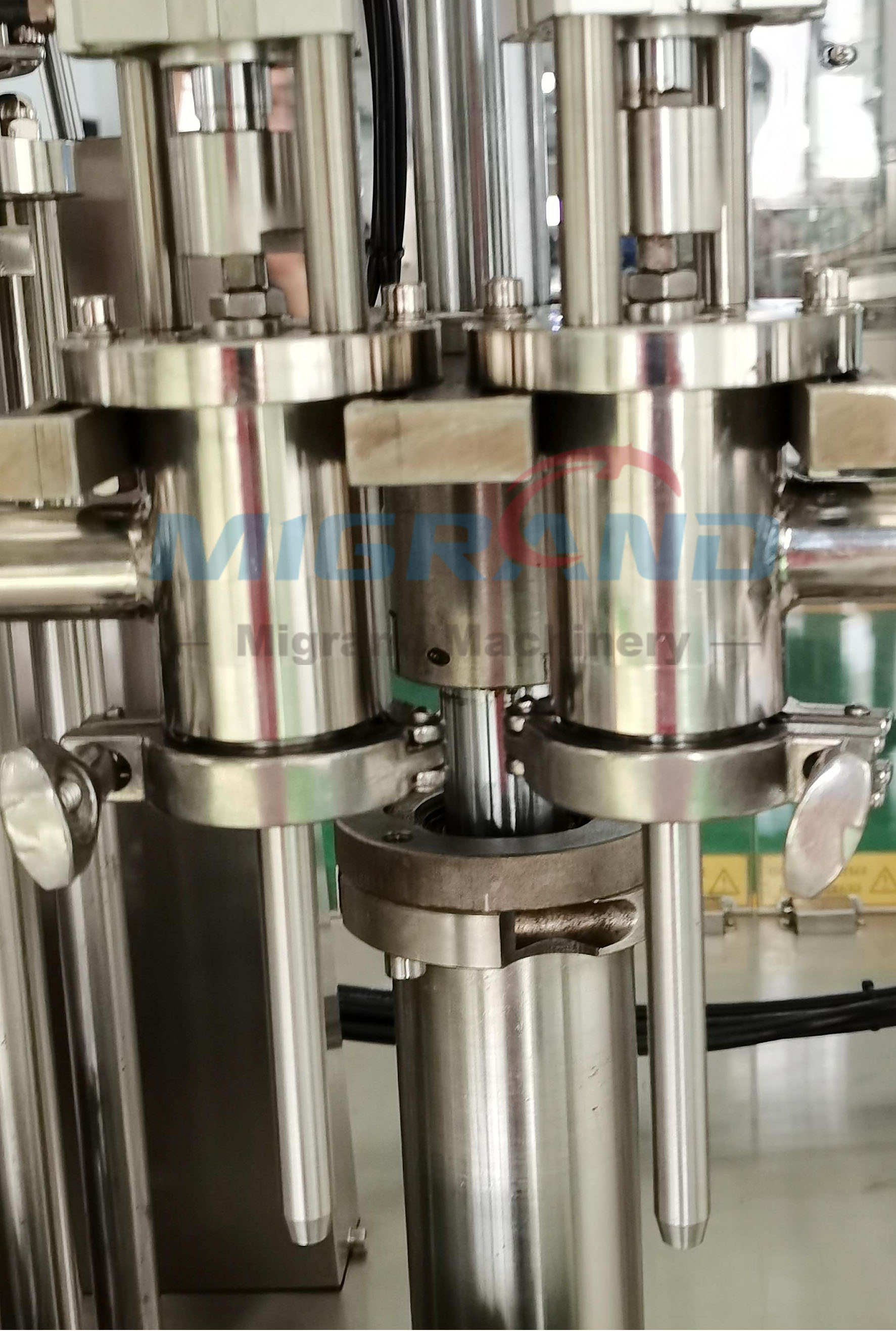 Double filling heads-1 Kepala pengisian ganda-1