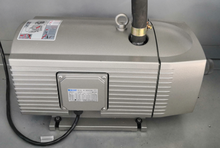 Pompa vakum German Beck menyediakan penyedot debu berdaya tinggi yang stabil.