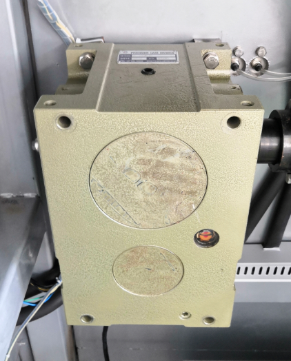 Pembagi bubungan torsi tinggi memastikan aksi lengan ayun traksi yang stabil.